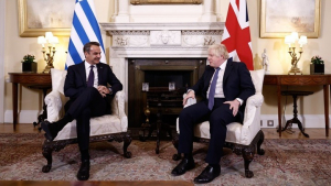 Μητσοτάκης - Τζόνσον: Πολύ ισχυρές οι διμερείς σχέσεις Ελλάδας - Βρετανίας