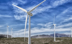 H ΔΕΗ oλοκλήρωσε την αντικατάσταση 105 παλιών ανεμογεννητριών σε Αιγαίο και Κρήτη