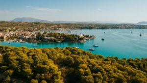 Πόρτο Χέλι: Η ανάδυση ενός παγκόσμιου προορισμού "ήσυχης" πολυτέλειας -Επενδύσεις άνω του 1 δισ. ευρώ