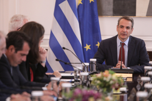 Μητσοτάκης: Ενισχυμένο το Fuel pass, €80 ευρώ η επιδότηση στη βενζίνη το επόμενο τρίμηνο, €100 στα νησιά