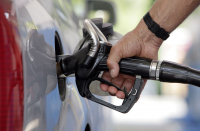 Η Γερμανία μειώνει 30 λεπτά την τιμή της βενζίνης