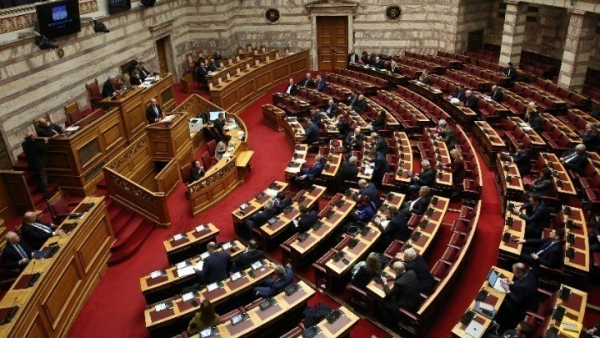 Bουλή: Στην Ολομέρεια το νομοσχέδιο του υπουργείου Εργασίας για τις Συλλογικές Συμβάσεις Εργασίας