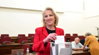 Νέα πρόεδρος του ΣΥΡΙΖΑ η Ρένα Δούρου