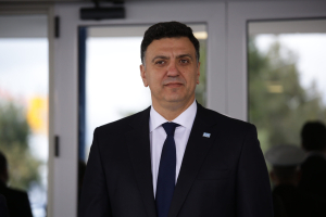 Β. Κικίλιας: Στο Άγιο Όρος για αυτοψίες σε λιμένες – Έργα αναβάθμισης σε Μεγίστη Λαύρα και Ιβήρων