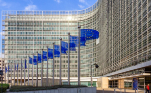 Η ΕΕ έδωσε έγκριση για αντίμετρα στους δασμούς των ΗΠΑ