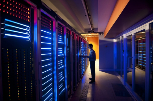 «Εκρηκτική» αύξηση 91% στην αγορά των servers το τελευταίο τρίμηνο του 2024