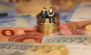 Πότε καταβάλλονται οι συντάξεις Μαΐου - Ημερομηνίες όλων των ταμείων