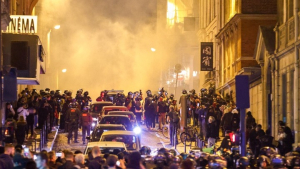 Γαλλία: Εκτονώνεται η κρίση - &quot;Πιο ήσυχη&quot; η περασμένη νύχτα, σύμφωνα με τον ΥΠΕΣ