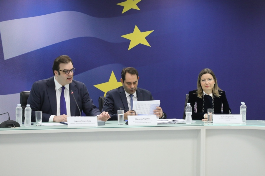 Πολυετής Δημοσιονομικός Προγραμματισμός: Τι προβλέπει για μισθούς, συντάξεις και μείωση του χρέους;