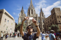Ισπανία: Η χώρα αναμένει ο αριθμός των ξένων επισκεπτών να ανακάμψει φέτος στα 45 εκατ.