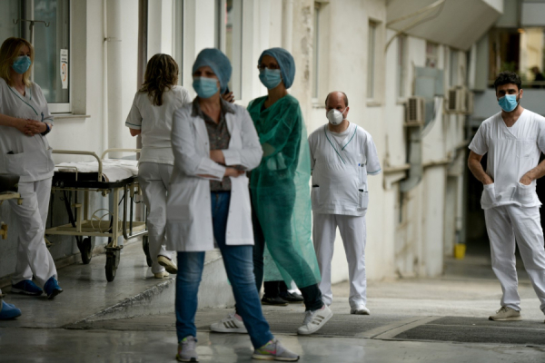 ΙΣΑ: 5.400 γιατροί έφυγαν από τη χώρα τα τελευταία πέντε χρόνια- Μπορεί να αναστραφεί το brain drain;