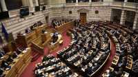 Βουλή: Ψηφίστηκε το νομοσχέδιο για τη «νόμιμη μετανάστευση»