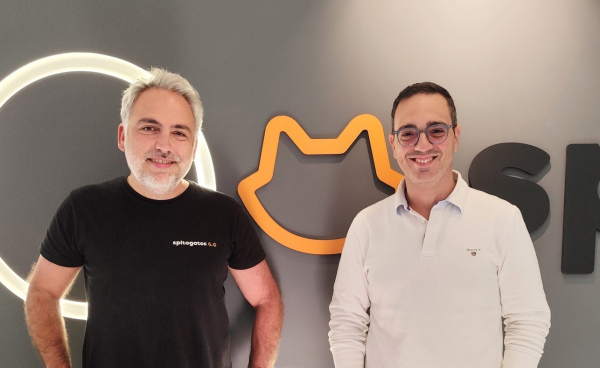Από αριστερά: Ο κ. Δημήτρης Μελαχροινός, CEO του Spitogatos, ο κ. Δημήτρης Τσατίρης, Chief Operating Officer του Spitogatos