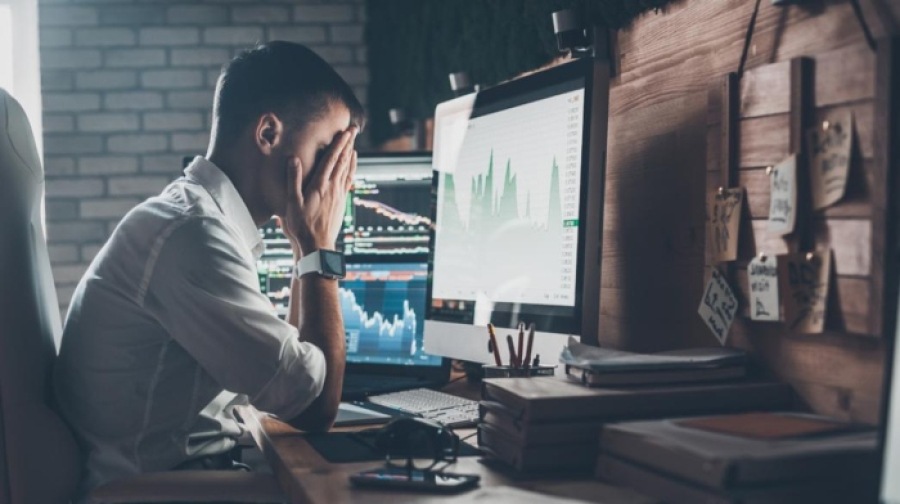 EY: Ανησυχητικές ενδείξεις για την ψυχική υγεία των εργαζομένων στην Ελλάδα