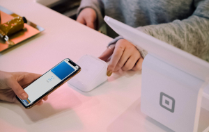 Freedom Pass: Μέχρι τις 8/7 οι προσφορές των παρόχων για την υλοποίηση της προπληρωμένης κάρτας