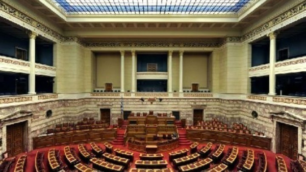 Στο "κόκκινο" η αντιπαράθεση για τα Τέμπη - Πρόταση μομφής καταθέτει σήμερα το ΠΑΣΟΚ