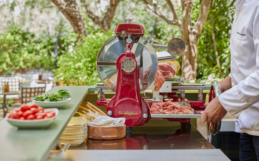 Atrium of Alexander’s Lounge: Υποδέχεται τη θερινή σεζόν με μια ξεχωριστή al fresco dining εμπειρία