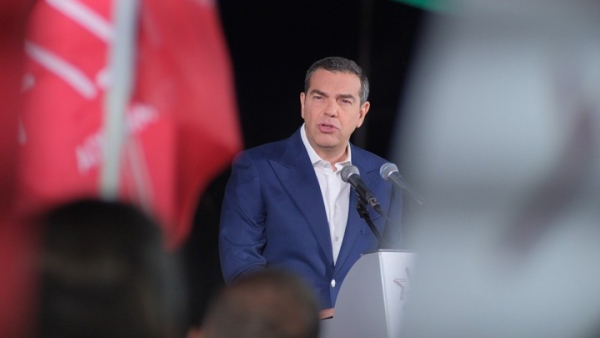Τσίπρας: Σχέδιο "Κυριάκος" αντί για "Δήμητρα" - O ένας πλήρωνε με pass ο άλλος υπόσχεται "Δήμητρες"