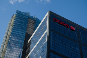 DBRS: Περιορισμένος ο κίνδυνος για τις ελληνικές τράπεζες από την αύξηση των αποδόσεων στα κρατικά ομόλογα