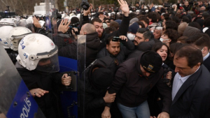 Ιμάμογλου: Νέες διαδηλώσεις οργανώνονται σε πόλεις της Τουρκίας για τον Ιμάμογλου