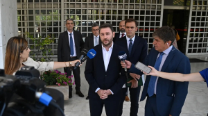 Ανδρουλάκης: Πληρώνουμε τις μυστικές υπηρεσίες για να μας πουν ποιοι υπονομεύουν τη δημοκρατία