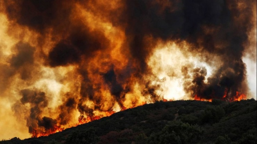 Ισπανία: Η πυρκαγιά που μαίνεται από την Πέμπτη κοντά στη Μαδρίτη έχει κάψει 260.000 στρέμματα