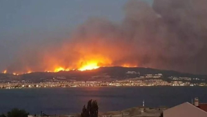 Τουρκία: Έκλεισαν και πάλι τα Δαρδανέλια, λόγω της συνεχιζόμενης πυρκαγιάς στην επαρχία Τσανάκαλε