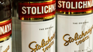 Βότκα Stolichnaya: Μετονομάζεται σε Stoli για να αποστασιοποιηθεί από τη Ρωσία