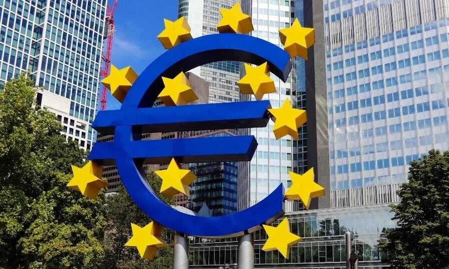 Μελέτη ΕΚΤ: Πώς κατανέμουν οι Ευρωπαίοι τις αποταμιεύσεις τους