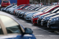 Εκτίναξη κατά 49% στις πωλήσεις οχημάτων τον Μάρτιο