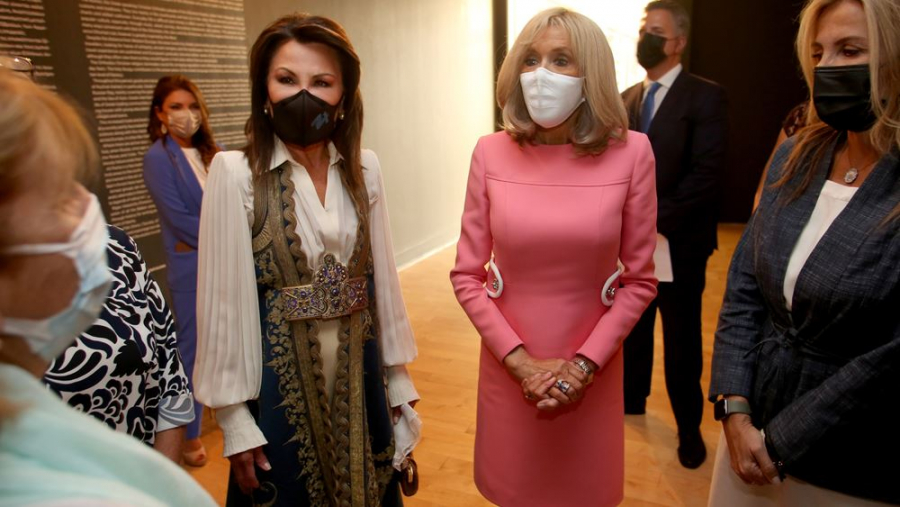 Γιάννα Αγγελοπούλου, Μπριζίτ Μακρόν και Μαρέβα Γκραμπόφσκι στο Μουσείο Μπενάκη