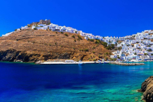 Το Vanity Fair προτείνει Ελλάδα για διακοπές last minute