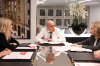 Υπουργείο Κοινωνικής Συνοχής και Οικογένειας - ΕΒΕΑ: Συνεργασία για την πρόληψη και αντιμετώπιση της βίας κατά των γυναικών