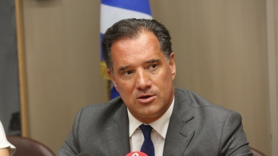 Γεωργιάδης: «Υπάρχουν υπουργοί που είναι σε ένα αεροπλάνο και γυρνάνε το σύμπαν»