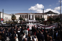 Συλλαλητήριο στο Σύνταγμα για τα Τέμπη - Κλείνουν σταθμοί του Μετρό