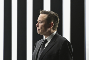 E. Musk: Αρνείται τις κατηγορίες για χρήση του Starlink από τα ρωσικά στρατεύματα