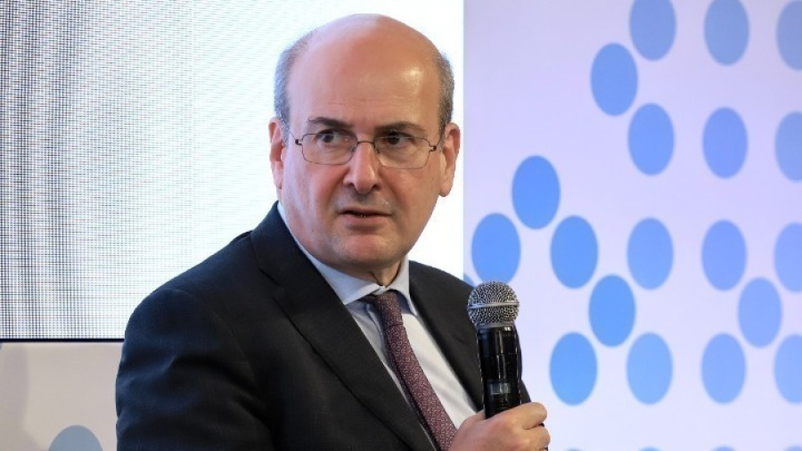 Χατζηδάκης: Στις αρχές της εβδομάδας η μείωση στις τιμές της βενζίνης και του ντίζελ