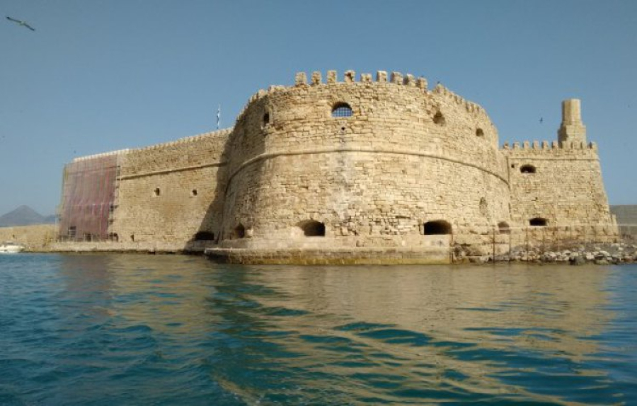 Ηράκλειο: Διαγωνισμός για το έργο στερέωσης και στατικής αποκατάστασης του θαλάσσιου τείχους, προϋπολογισμού 2.2 εκατ. ευρώ