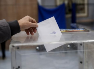 Rass: Στις 6,6 μονάδες η διαφορά ΝΔ - ΣΥΡΙΖΑ στην πρόθεση ψήφου