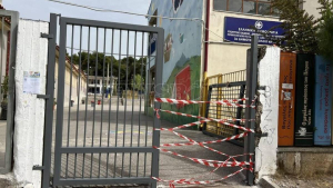 Ελεύθεροι οι τρεις συλληφθέντες για την πτώση της καγκελόπορτας σε σχολείο της Κηφισιάς