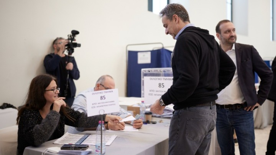 Στις εκλογές του Οικονομικού Επιμελητηρίου Ελλάδος ψήφισε ο Κυρ. Μητσοτάκης