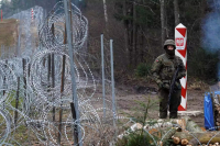 Πολωνία: Σχεδόν ολοκληρώθηκε ο φράχτης στα σύνορα με τη Λευκορωσία
