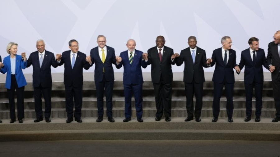 Εμπόριο και ορυκτά στο μενού της συνόδου Ευρώπης-Αφρικής, στο φόντο η Ουκρανία