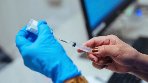 CDC: Υψηλότερα του αναμενόμενου τα περιστατικά μυοκαρδίτιδας στους 16-24 ετών μετά τα mRNA εμβόλια