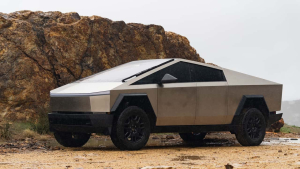 'Ενας ακόμα «πονοκέφαλος» για την Tesla - Ανακαλεί 46.096 Cybertrucks για προβλήματα στην ασφάλεια