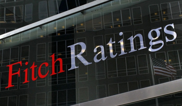 Ο Fitch υποβαθμίζει το αξιόχρεο της Γαλλίας