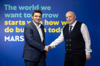 Mars και Ειδική Γραμματεία ενώνουν δυνάμεις για την υιοθεσία ενήλικων σκύλων