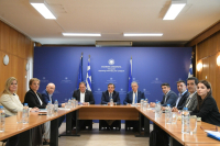 ΥΠΑΑΤ: Ξεκίνησε ο «Διάλογος με την παραγωγή» – Πρώτη συνάντηση του Μαργαρίτη Σχοινά με την ΕΘΕΑΣ