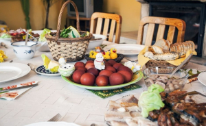 ΕΣΕΕ: Πόσο ακριβότερα θα στοιχίσει το πασχαλινό τραπέζι φέτος