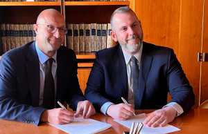 Αριστερά ο κ. Maurizio Pelloni και δεξιά ο κ. Λάμπρος Μπίσαλας